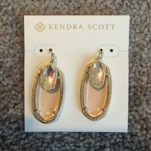Kendra Scott Emmy earrings